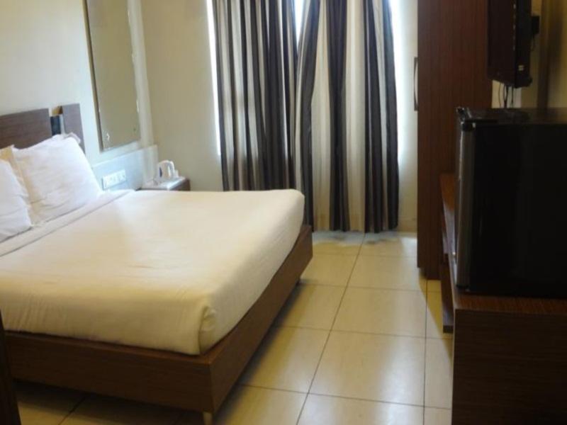Hotel Sheela Shree Plaza Jhānsi Dış mekan fotoğraf