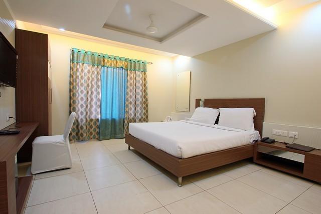 Hotel Sheela Shree Plaza Jhānsi Dış mekan fotoğraf