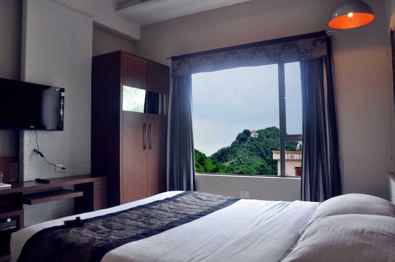 Hotel Sheela Shree Plaza Jhānsi Dış mekan fotoğraf